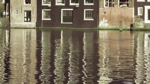 Imagen estática de un antiguo edificio en Ámsterdam — Vídeo de stock