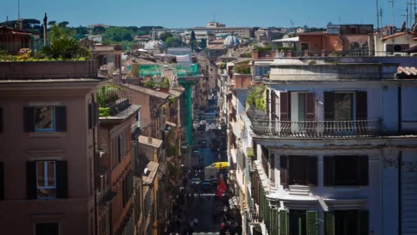 Via Condotti van de Spaanse trappen in Rome. — Stockvideo