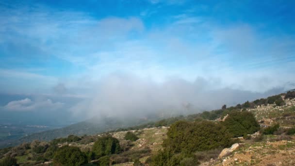 Tiempo de lapso de nubes y colinas — Vídeo de stock