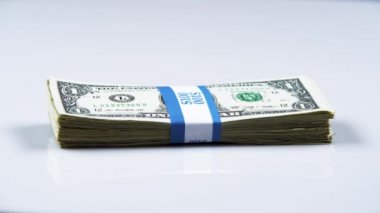 Tablo üzerinde Amerikan para birimi