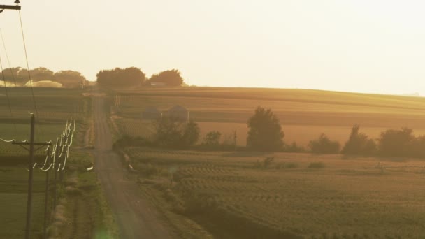 Vista panorámica de las granjas del valle . — Vídeo de stock
