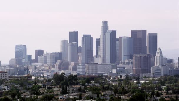 Los Angeles met een smoggy hemel. — Stockvideo