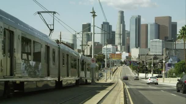 Los Angeles'ta caddede sürüş tren. — Stok video