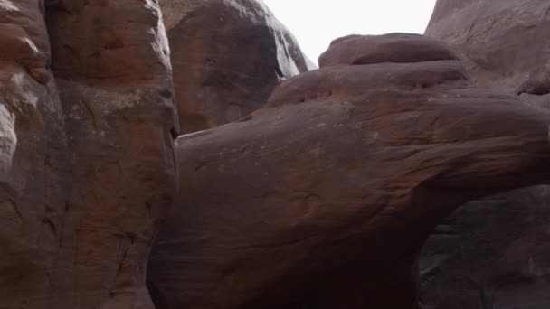 Warstwy piaskowca w pobliżu Moab — Wideo stockowe