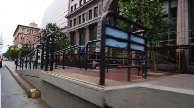 San Francisco sokakta aşağı sürüş