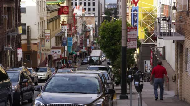 Πολυσύχναστο δρόμο στην Chinatown, San Francisco — Αρχείο Βίντεο