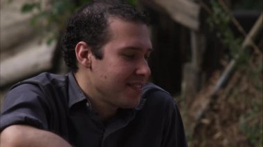 Çift birlikte romantik bir piknik.