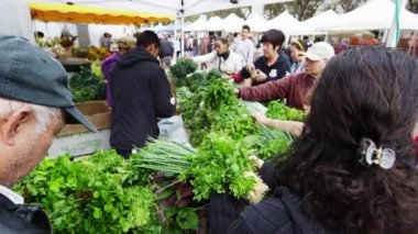San Francisco'daki pazarda taze ürünler