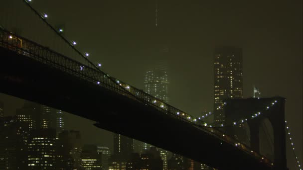 East River och Manhattan Bridge — Stockvideo