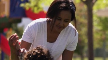  Hintli anne ve çocuk