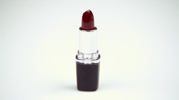 Lápiz labial rojo para maquillaje — Vídeo de stock