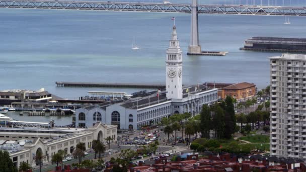 Puente y edificios de la Bahía de San Francisco — Vídeos de Stock