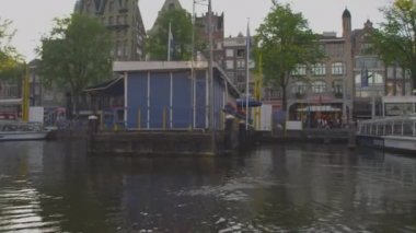 Hollanda'da bir tekneden Amsterdam