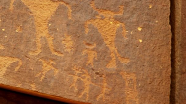 ユタ州の岩の上の古代の図面 — ストック動画