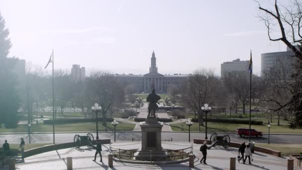 Vista em câmera lenta para o Denver City e County Building . — Vídeo de Stock