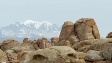 Moab yakınındaki kum taşı katmanları