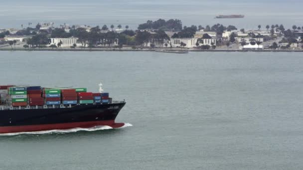 货船在 San Francisco 湾 — 图库视频影像