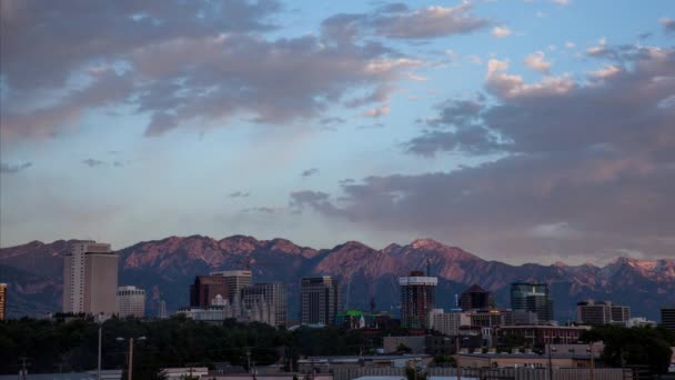 Salt Lake City durante la puesta del sol — Vídeos de Stock