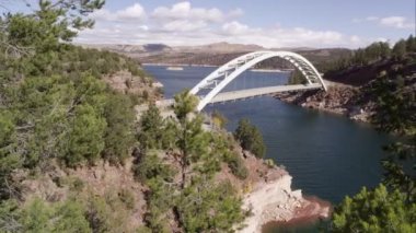 Sepeti Creek Köprüsü'nde yanan Gorge Utah.