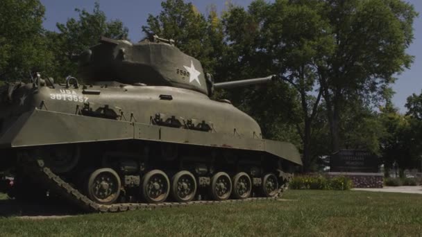 Dolly atış Nemaha İlçesi eski bir tank. — Stok video