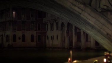 Rialto Köprüsü Grand Canal üzerinden'Arch