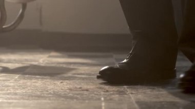 Saç kupürleri kapalı zemin süpürme