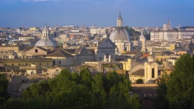 Güneşli bir günde Roma'nın manzarası