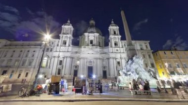 Gece Fontana dei Quattro Fiumi hızlandırılmış ve