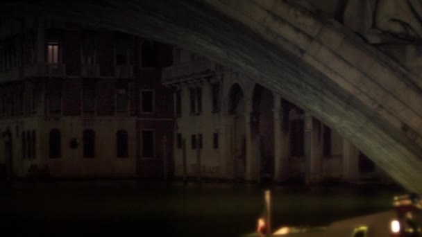 大运河上里亚托桥拱门 — 图库视频影像