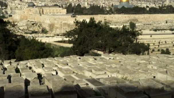 Cemitério Judaico e Jerusalém Velha em Israel — Vídeo de Stock