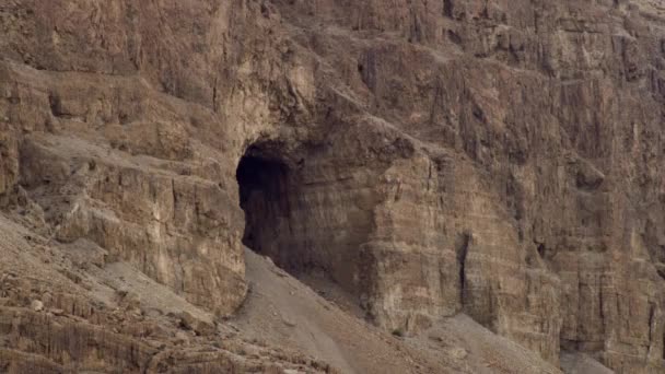 Grotta in una parete di scogliera in Israele — Video Stock