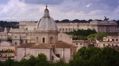 Agone Sant 'Agnese featuring Roma çatıları