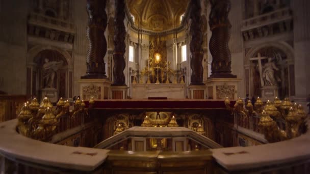 Tilt up interior of St Peter's dome, baldacchino — Stock Video