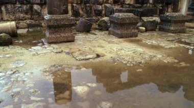 yağmur su birikintisi İsrail ' Bar'am harabeye