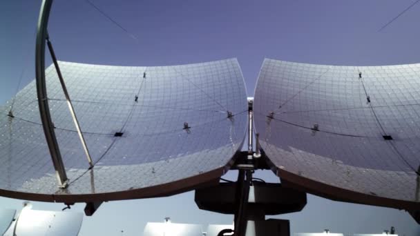 Panele słoneczne w elektrowni słonecznej Zenith — Wideo stockowe