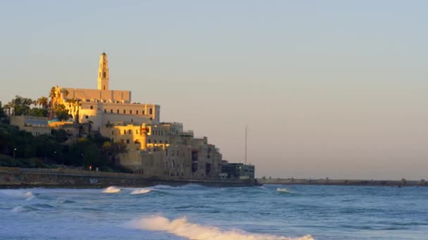 Igreja de São Pedro e do Mar Mediterrâneo filmado em Israel — Vídeo de Stock