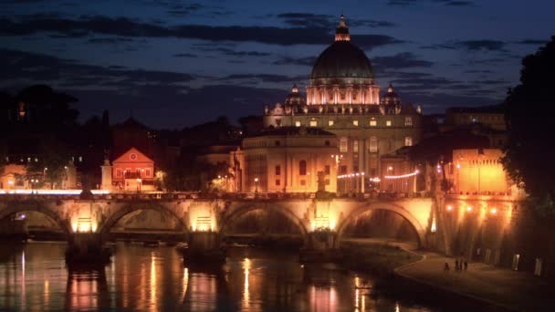 Ponte Sant 'Angelo e Basílica de São Pedro — Vídeo de Stock