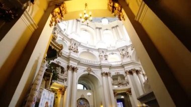 Bir Katolik Katedrali Lviv içinde mimarisinin güzel eski Gotik tarzı.
