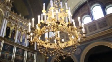 Büyük bronz avize katedral Hıristiyan Kilisesi, yakın çekim