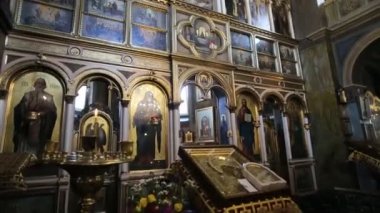 Ortodoks Kilisesi. Hıristiyanlık, kilise ışıklı mumlar, simgeler