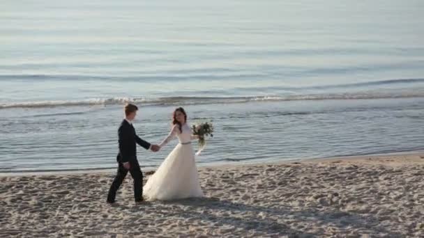 Hochzeit am Meer — Stockvideo