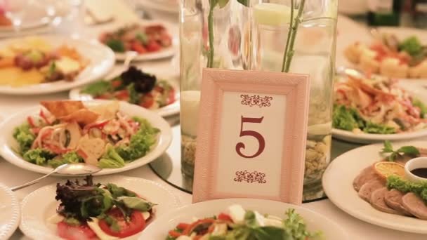 Número de mesa en la boda — Vídeos de Stock