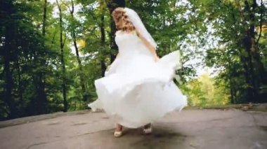 Güzel Kadın Dönen Gelin Elbise Slow Motion