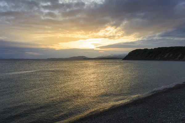 Altın gün batımı .