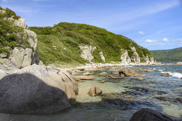 Playa rocosa . — Foto de Stock