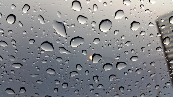 Gota de chuva no vidro — Fotografia de Stock