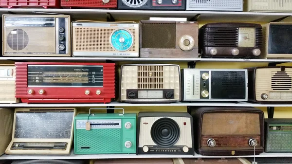 Antik tranzisztoros rádió — Stock Fotó