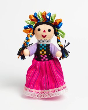 Hermosa y colorida mueca artesanal mexicana
