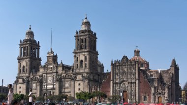 Mexico City Katedrali 'nin ön cephesi, Mexico City Zocalo' da..