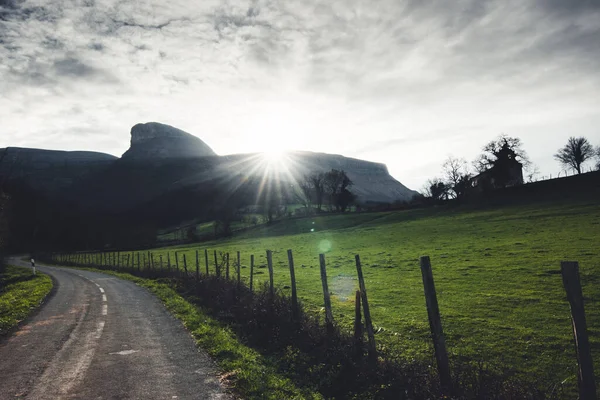 Bask ülkesindeki Aiaraldea Vadisi boyunca uzanan harika manzara yolu..